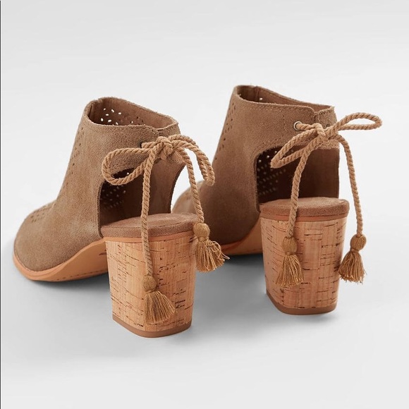 NWT TOMS Elba Toffee Suede Sandals - Picture 2 of 4